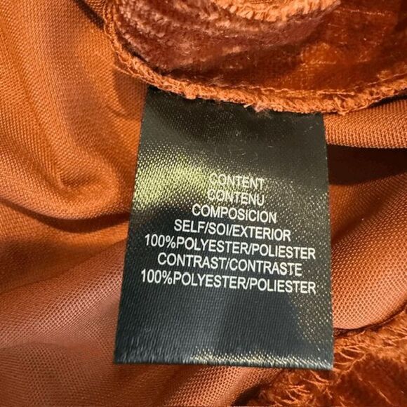 NEW! Wayf Cinnamon Velvet Greyson Puff Sleeve Top (Rust color) Size XS - Picture 7 of 10